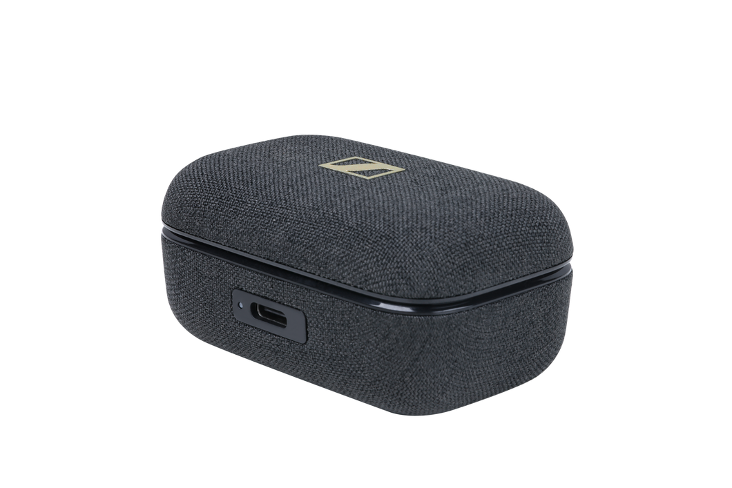 Charging case for MOMENTUM True Wireless 4
