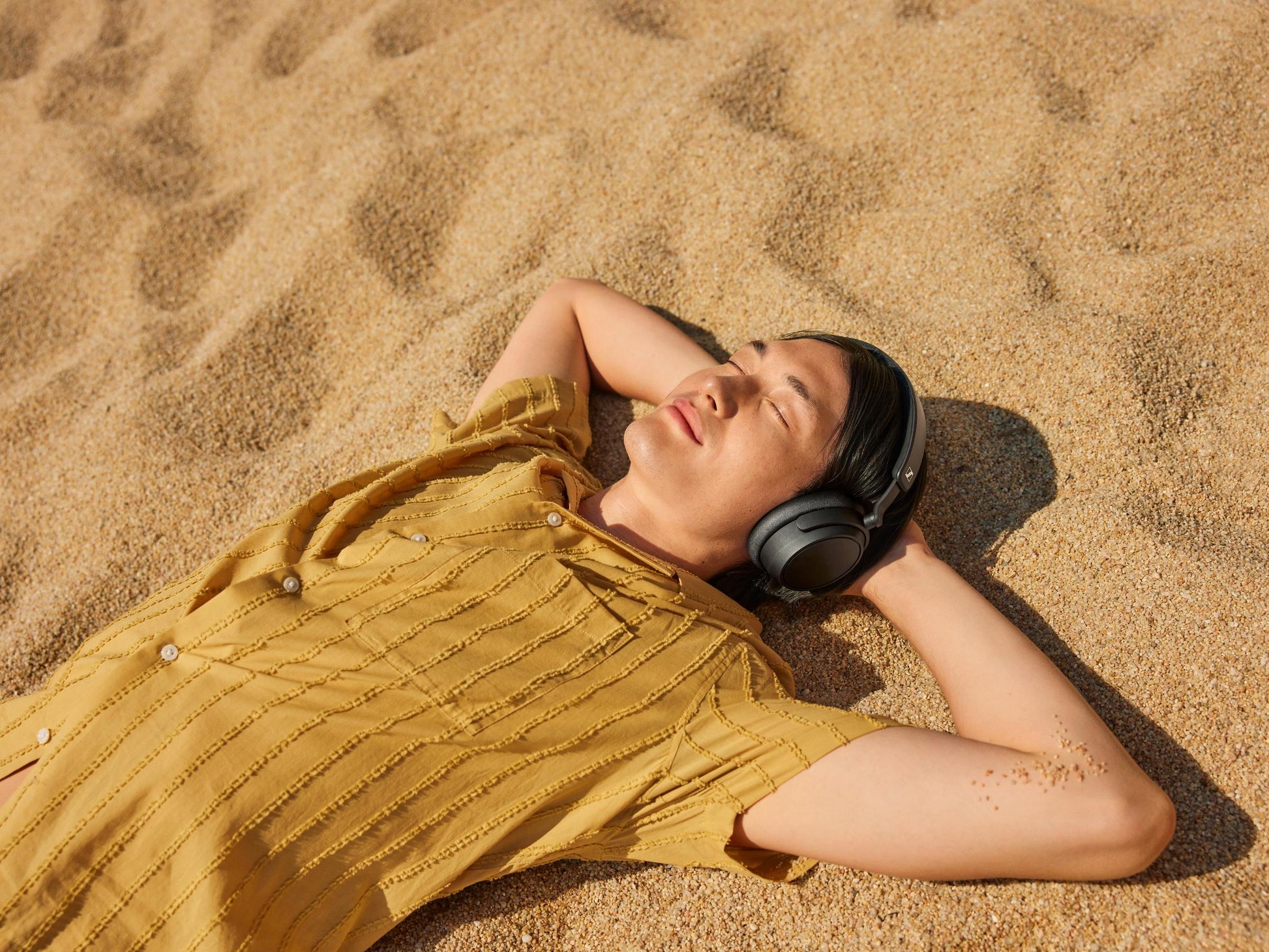 Sennheiser ACCENTUM Plus draadloos zwart Life 02