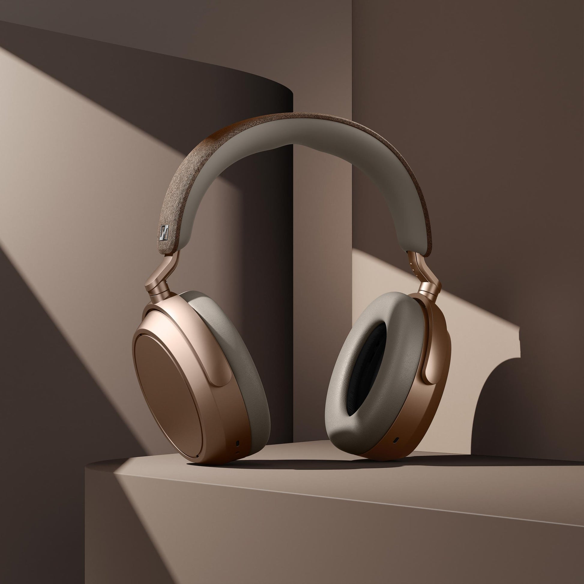 Sennheiser MOMENTUM 4 Wireless marrone 02