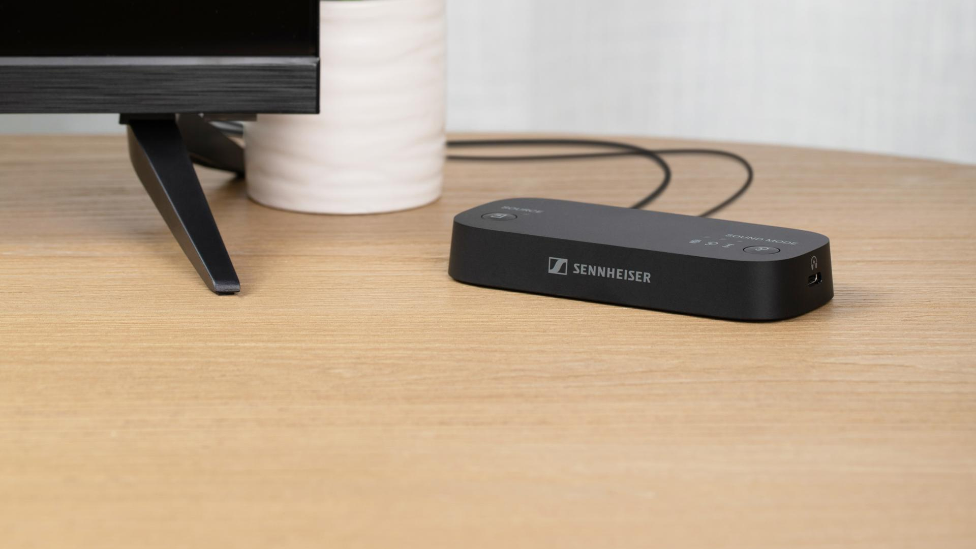  BTA1 TV-lähetin, pöytämalli