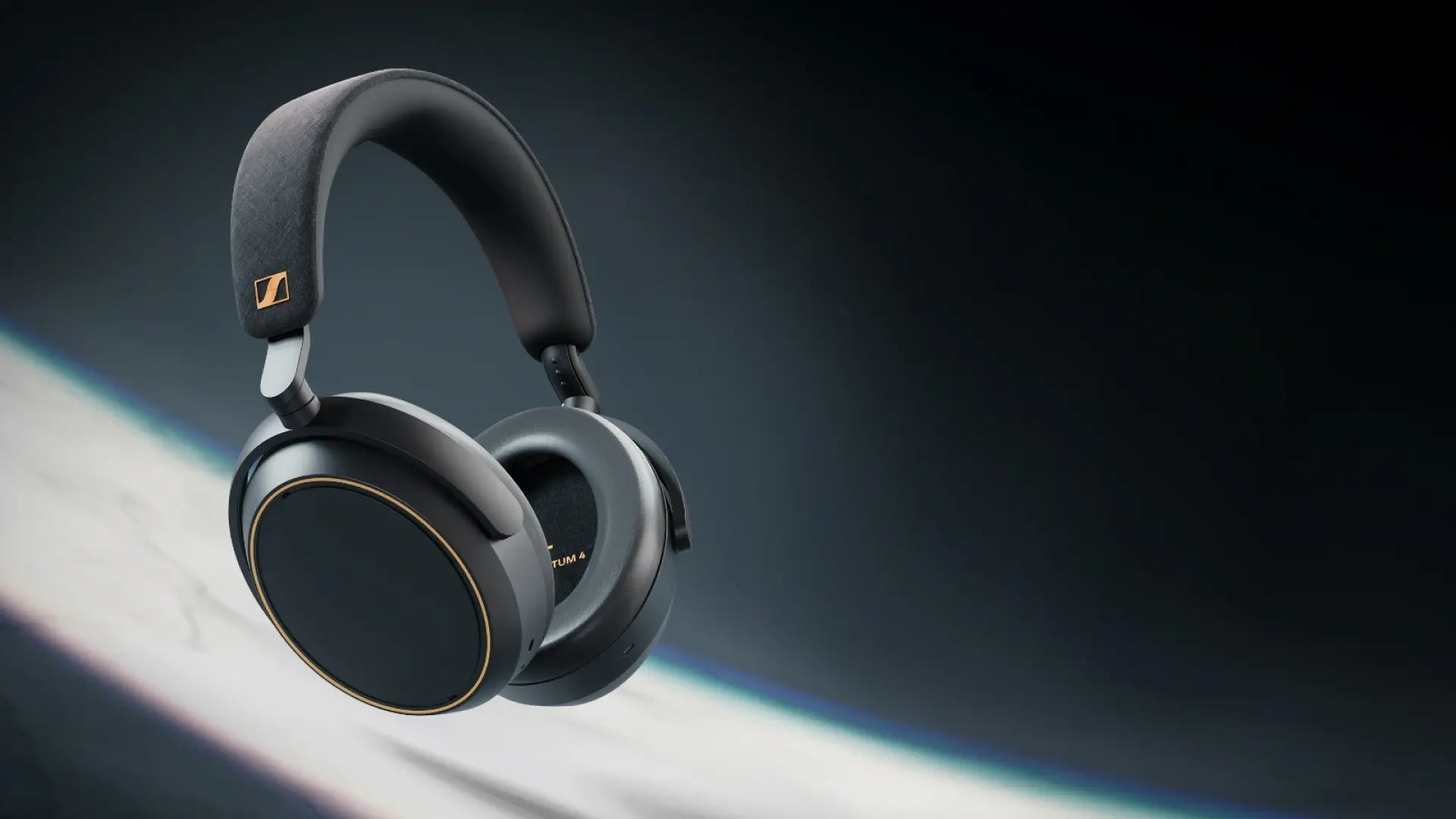  MOMENTUM 4 Desktop in rame